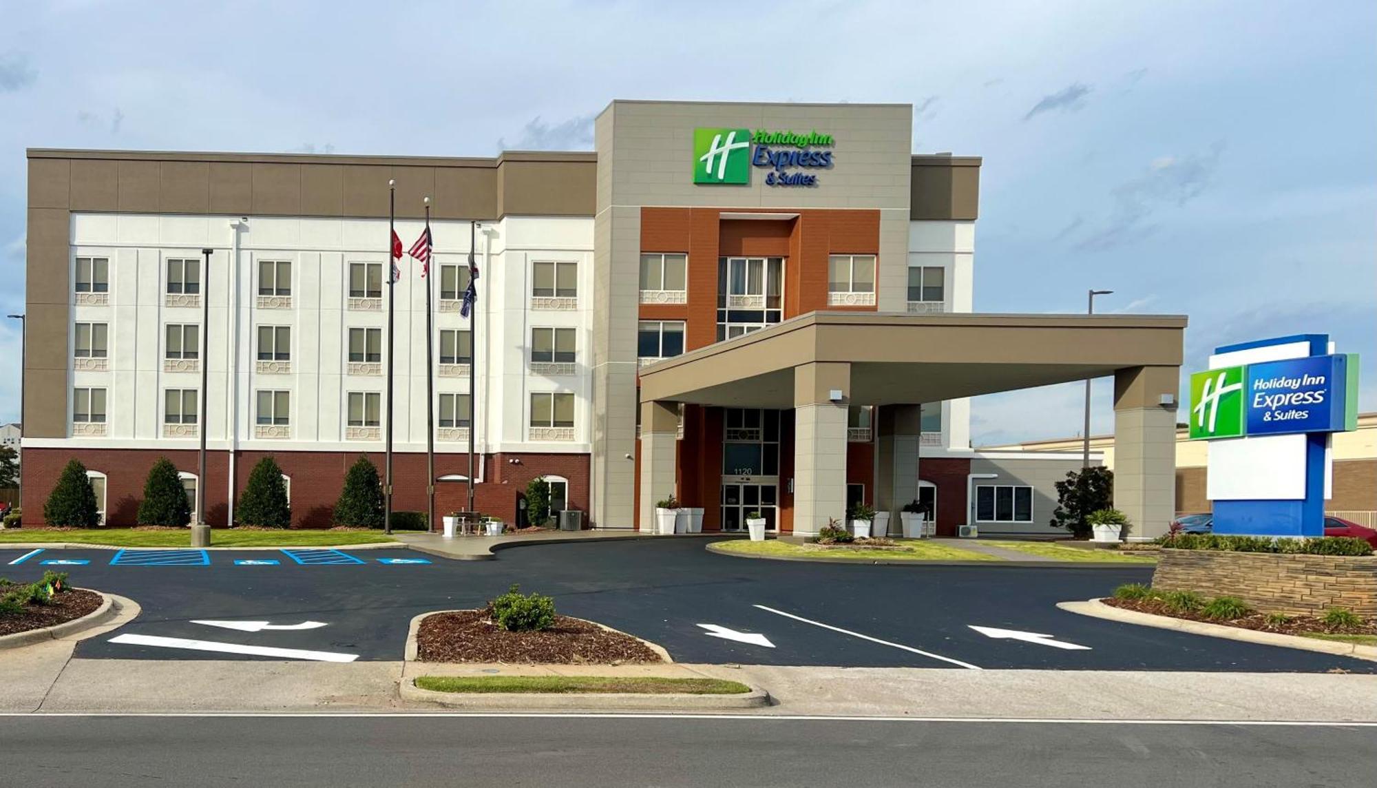Holiday Inn Express & Suites - Tuscaloosa-University By Ihg Exterior foto